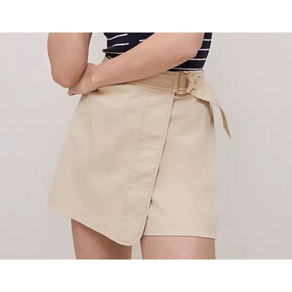 Ann Taylor NWT weekend collection beige buckle skort size 4